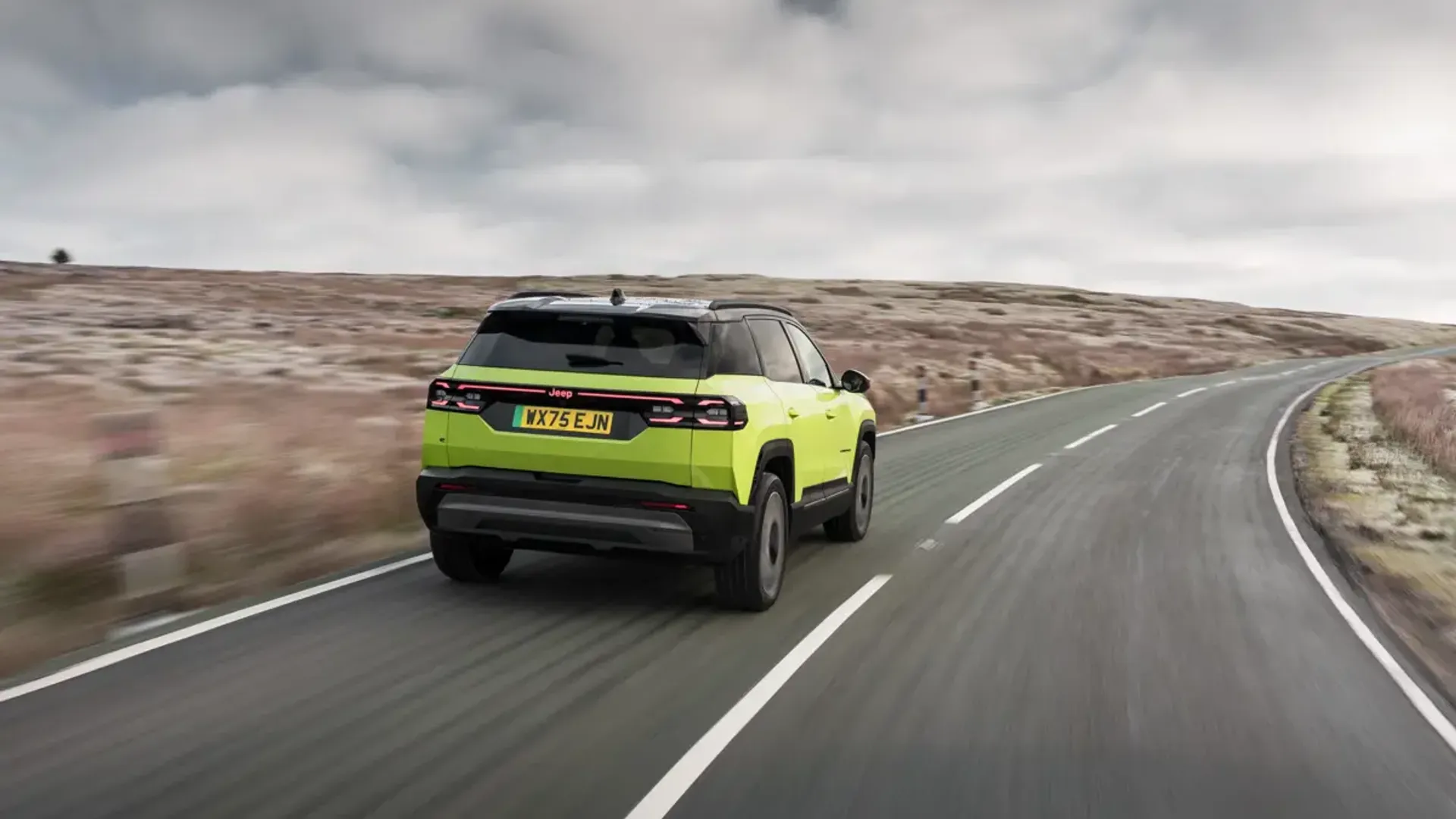 Elettronauti - Jeep Compass Electric 4xe - Verde - Esterno - Vista anteriore a tre quarti