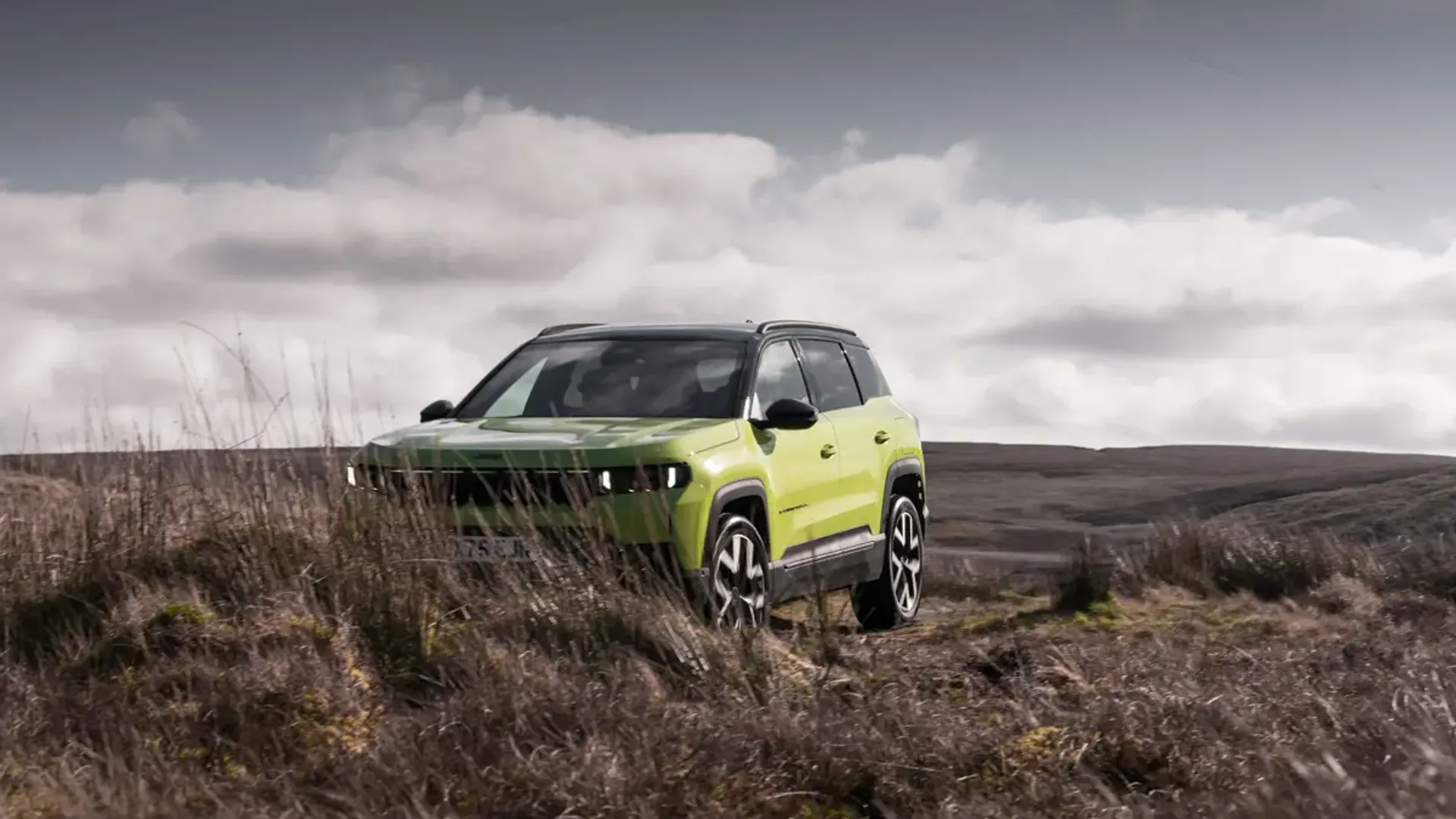 Elettronauti - Jeep Compass Electric 4xe - Grigio - Esterno - Vista anteriore a tre quarti