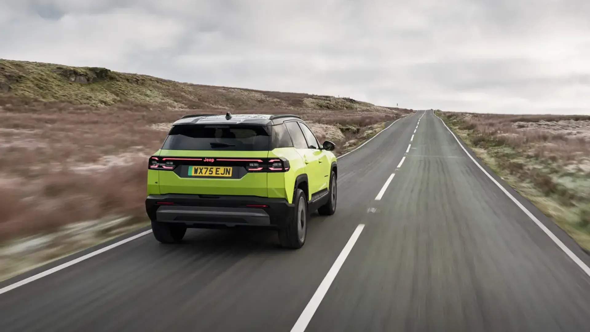 Elettronauti - Jeep Compass Electric 4xe - Grigio - Esterno - Vista anteriore a tre quarti
