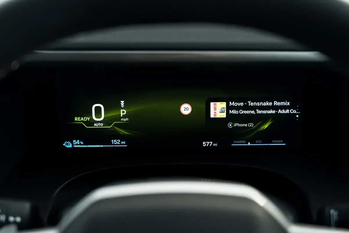 Elettronauti - Jeep Compass Electric 4xe - Light Blue - Esterno - Vista anteriore a tre quarti
