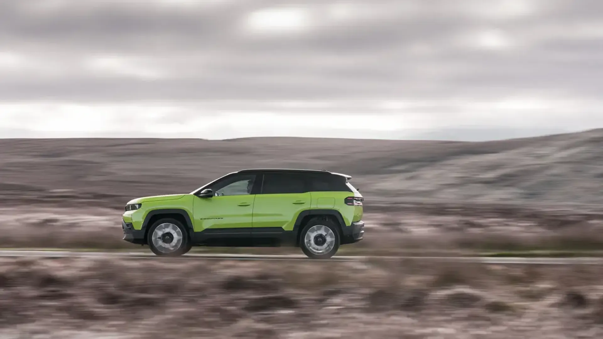 Elettronauti - Jeep Compass Electric 4xe - Bianco - Esterno - Vista anteriore a tre quarti