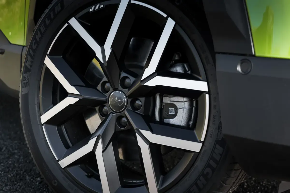 Elettronauti - Jeep Compass Electric 4xe - Cerchio