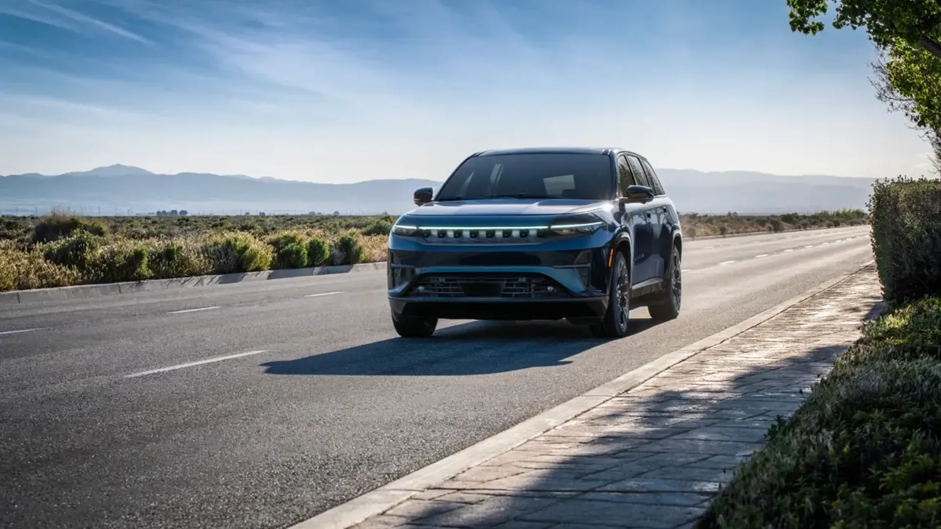Elettronauti - Jeep Wagoneer S - Nero - Esterno - Vista anteriore a tre quarti