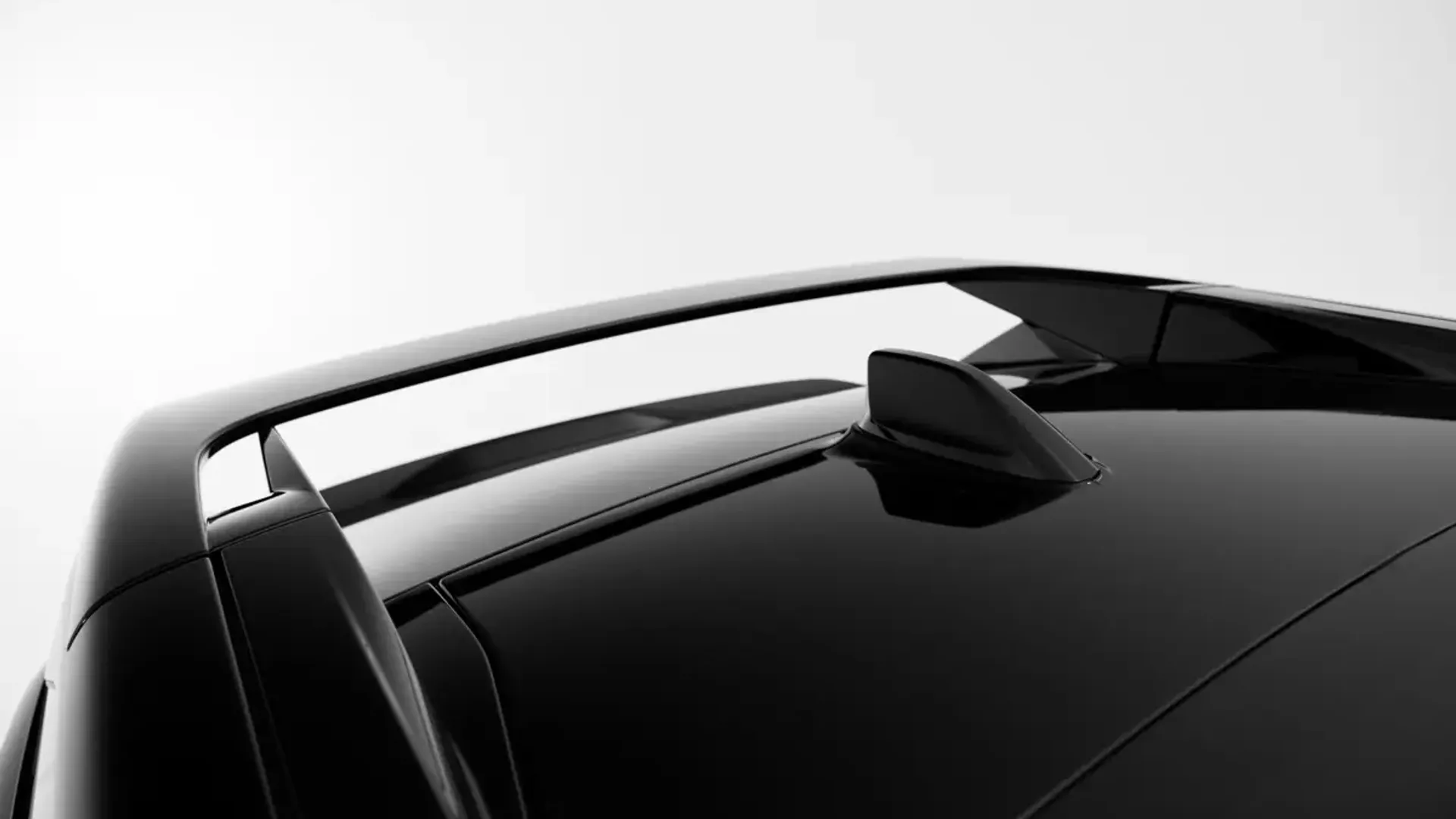Elettronauti - Jeep Wagoneer S - Nero - Esterno - Vista anteriore a tre quarti