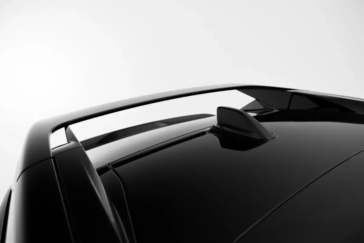 Elettronauti - Jeep Wagoneer S - Nero - Esterno - Vista anteriore a tre quarti