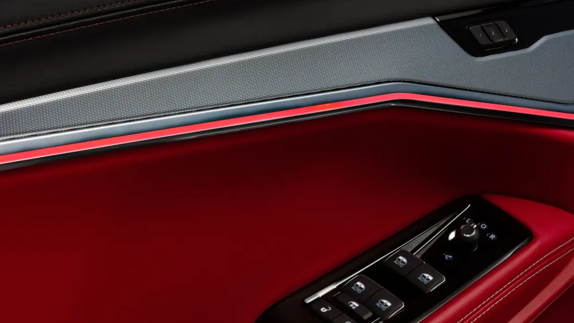 Elettronauti - Jeep Wagoneer S - Dark Blue - Esterno - Vista anteriore a tre quarti