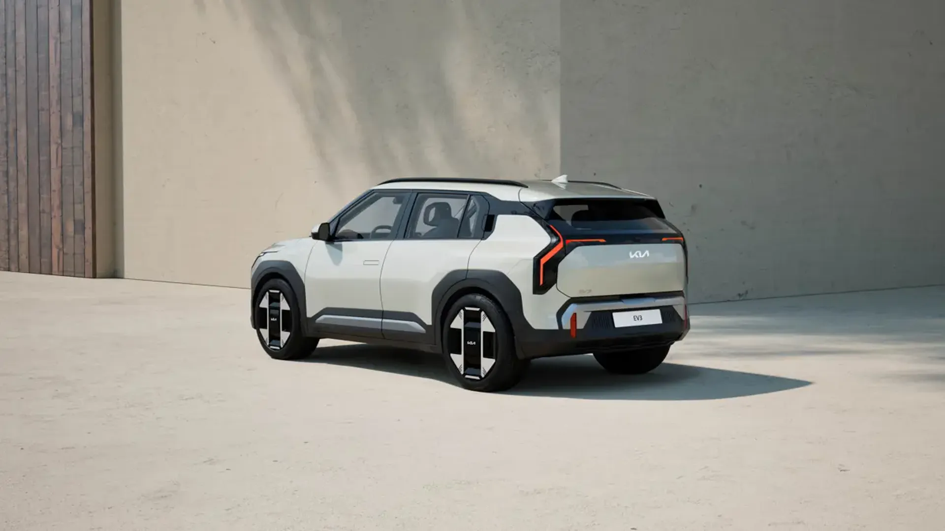 Elettronauti - Kia EV3 GT - Grigio - Esterno - Vista anteriore a tre quarti