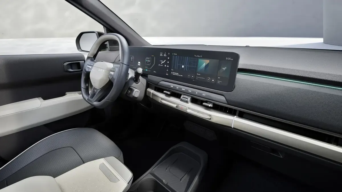 Elettronauti - Kia EV3 GT - Infotainment - Vista della plancia