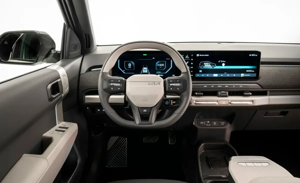 Elettronauti - Kia EV3 GT - Infotainment - Vista della plancia