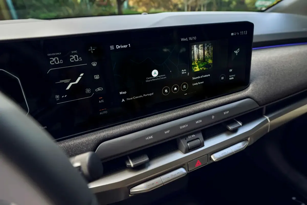 Elettronauti - Kia EV3 GT - Infotainment - Vista della plancia