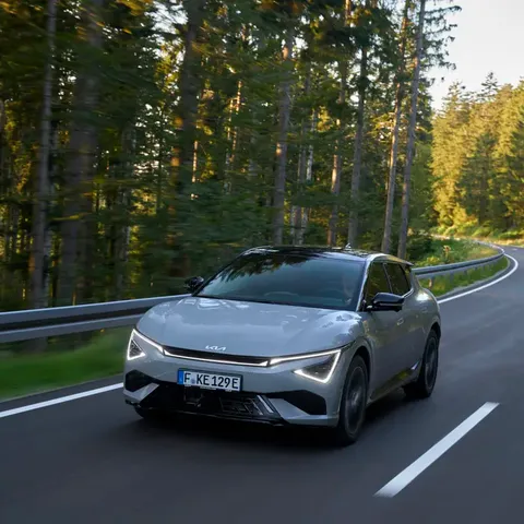 Elettronauti - Kia EV6 Long Range AWD - Grigio - Esterno - Vista anteriore a tre quarti