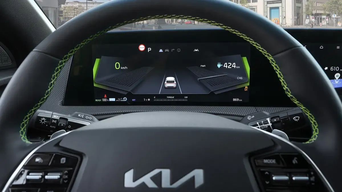 Elettronauti - Kia EV6 GT - Infotainment - Vista della plancia