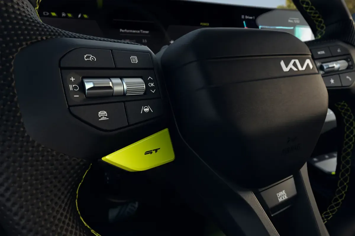 Elettronauti - Kia EV6 GT - Interni - Vista della plancia