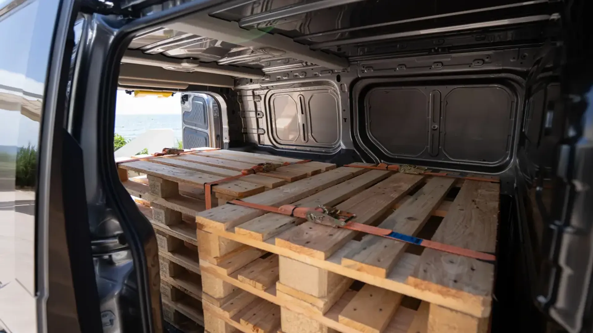 Elettronauti - Kia PV5 Cargo Long Range - Vano di carico - Bagagliaio