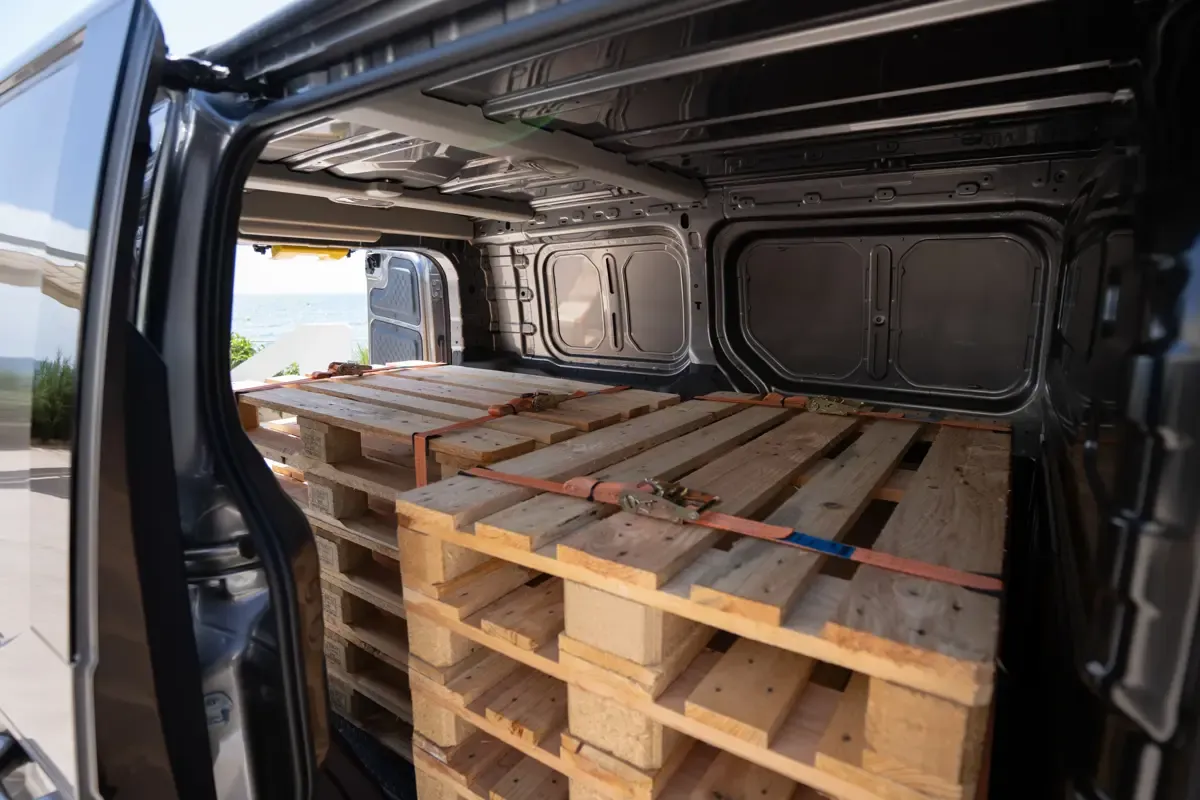 Elettronauti - Kia PV5 Cargo Long Range - Vano di carico - Bagagliaio