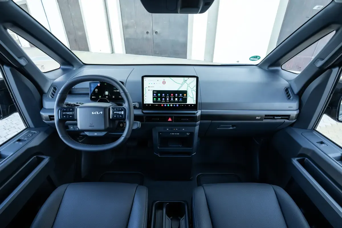 Elettronauti - Kia PV5 Cargo Long Range - Plancia - Vista della plancia