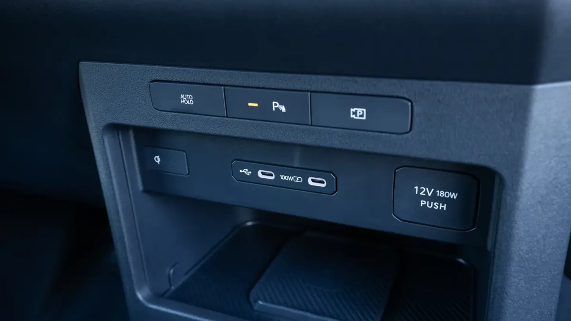 Elettronauti - Kia PV5 Cargo Long Range - Bianco - Esterno - Vista anteriore a tre quarti
