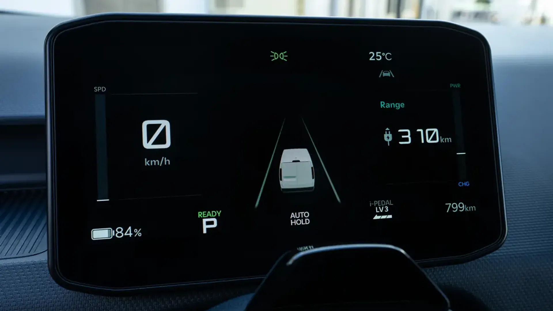 Elettronauti - Kia PV5 Passenger Standard Range - Infotainment - Vista della plancia