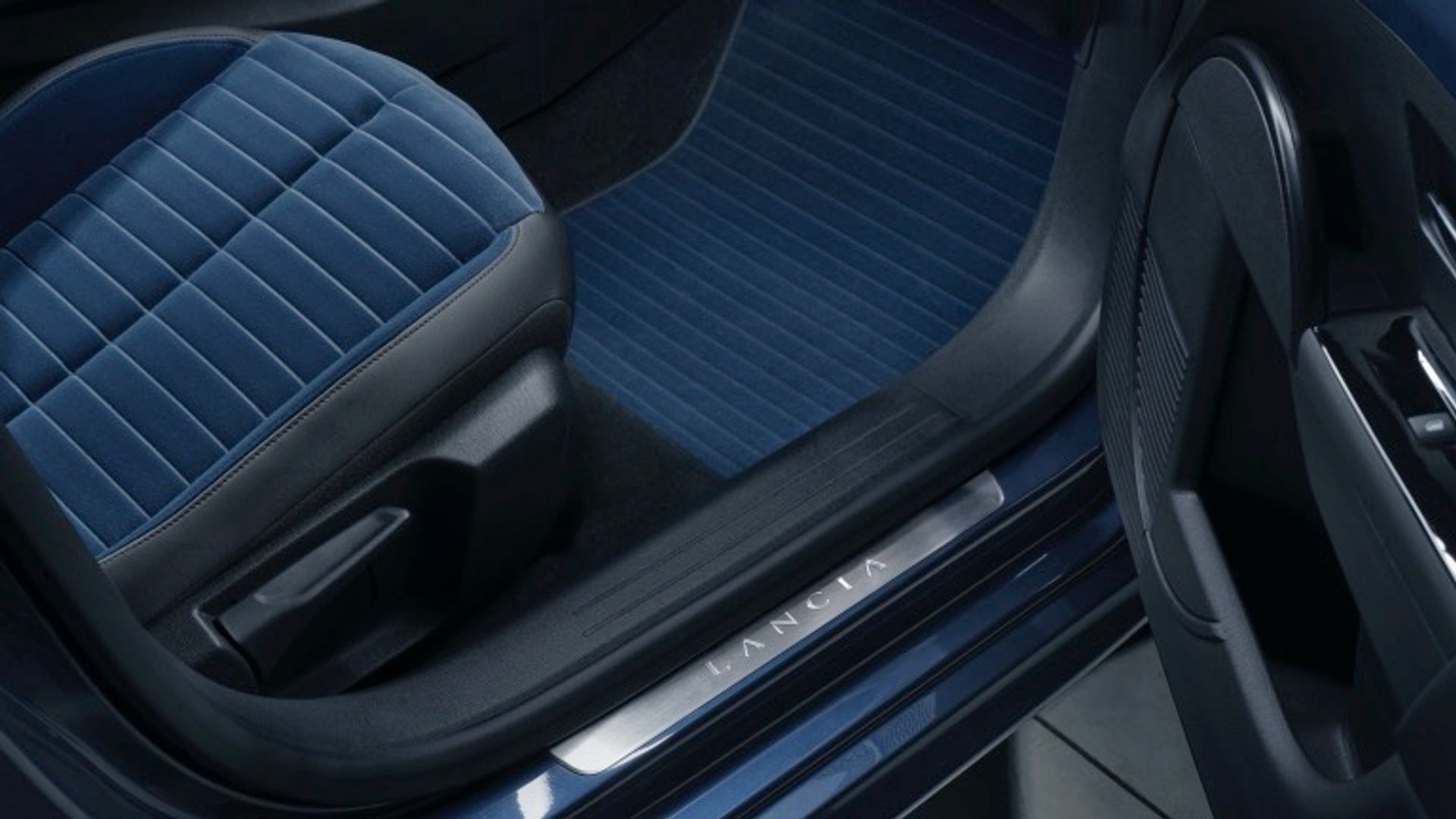 Lancia Ypsilon 54 kWh (MY25)