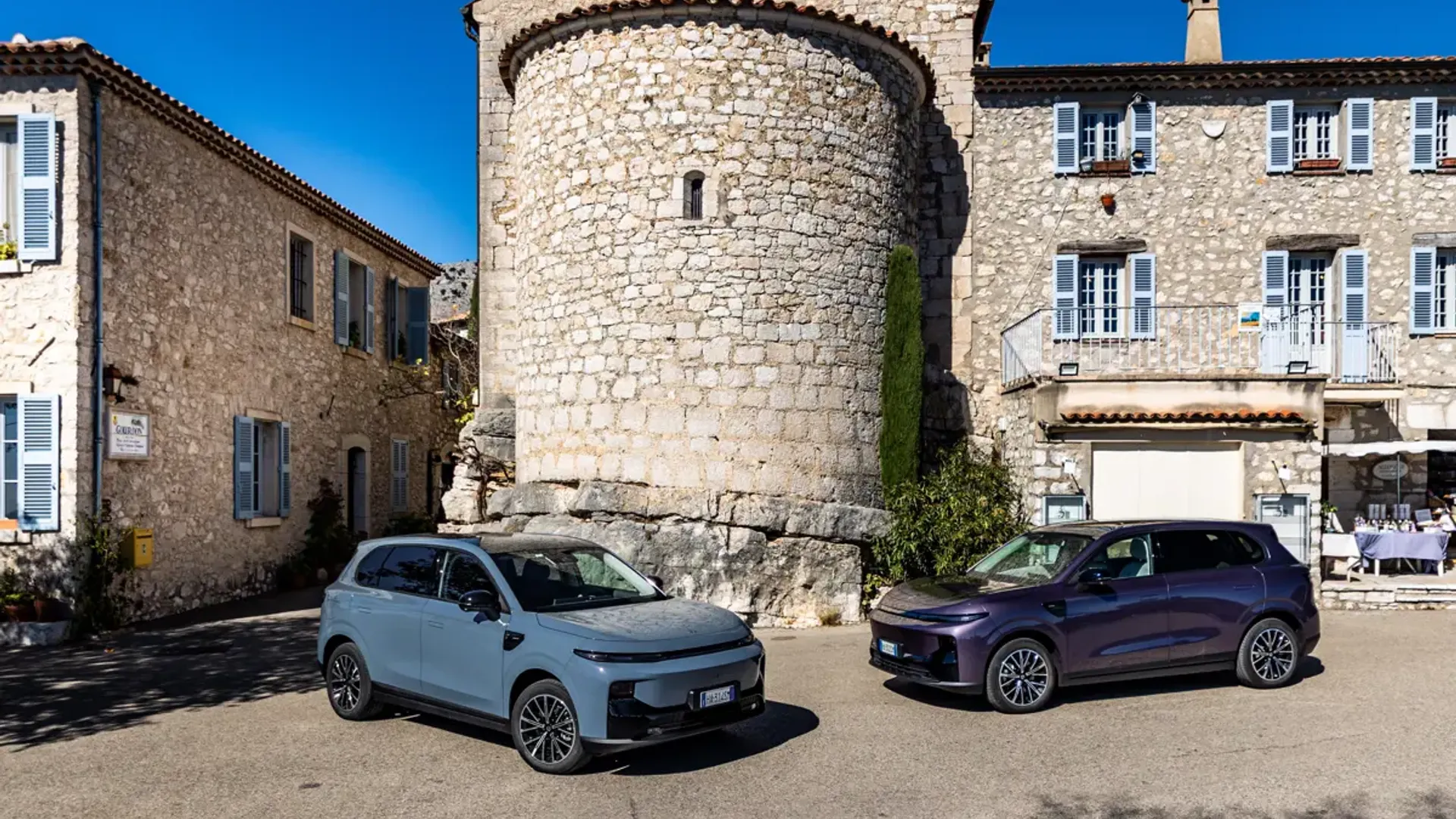 Elettronauti - Leapmotor B10 Standard Range - Grigio - Esterno - Vista anteriore a tre quarti