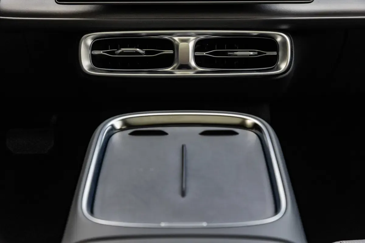 Elettronauti - Leapmotor B10 Standard Range - Grigio - Esterno - Vista anteriore a tre quarti