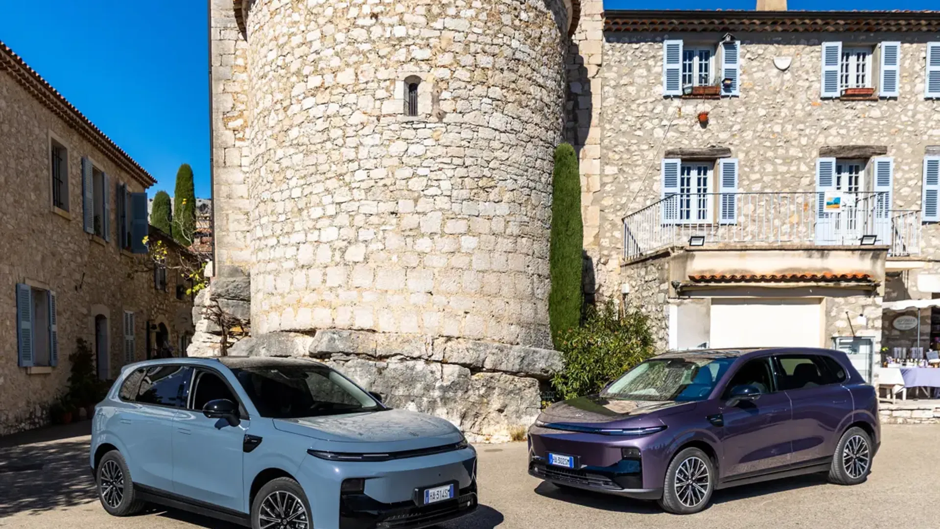 Elettronauti - Leapmotor B10 Standard Range - Grigio - Esterno - Vista anteriore a tre quarti