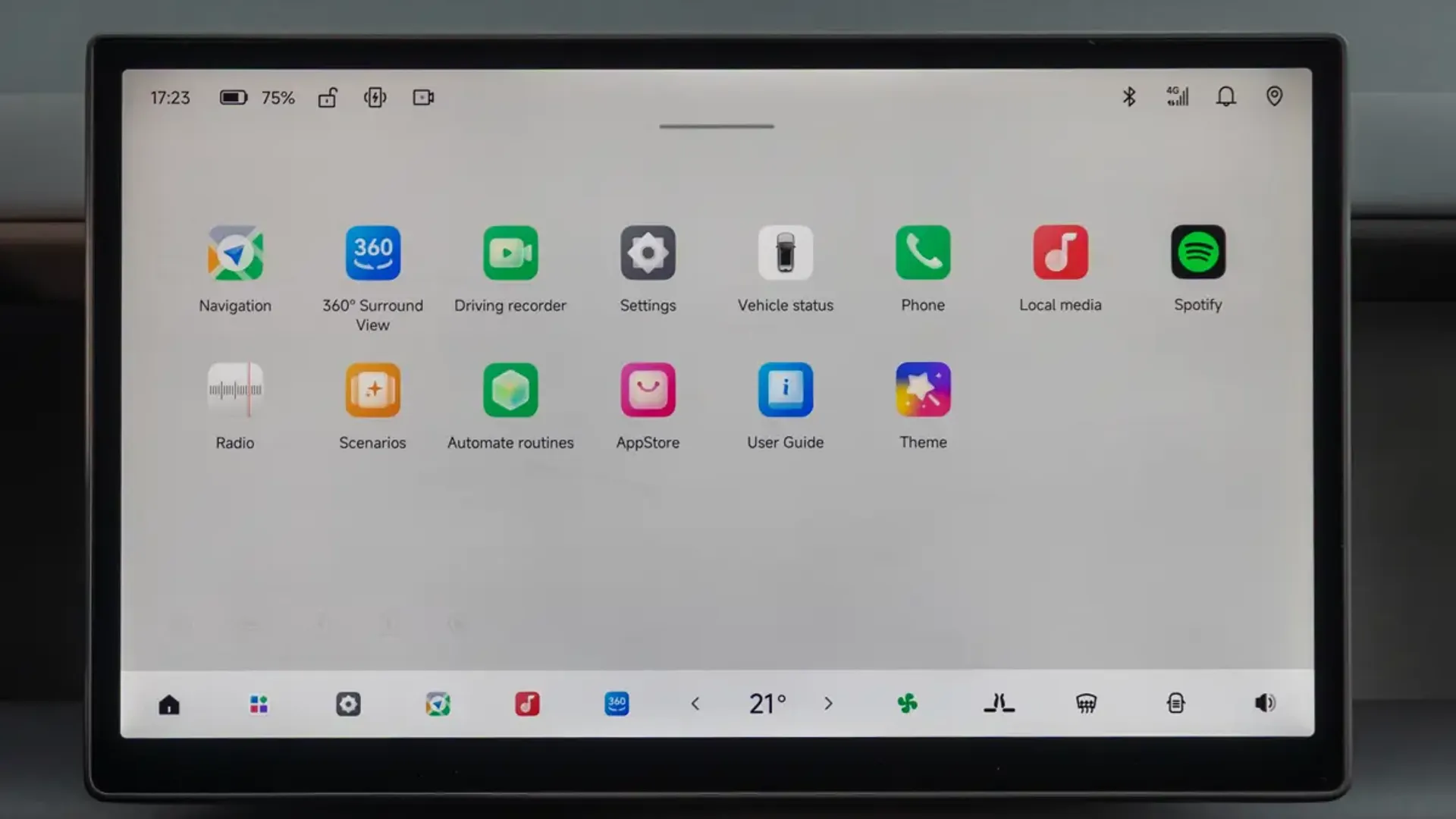 Elettronauti - Leapmotor B10 Standard Range - Infotainment - Vista della plancia
