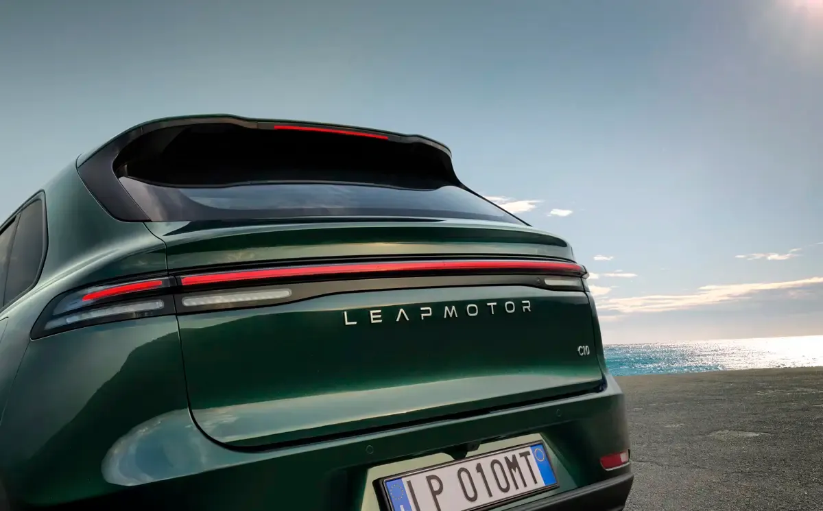 Elettronauti - Leapmotor C10 69kWh RWD - Esterno - Vista posteriore