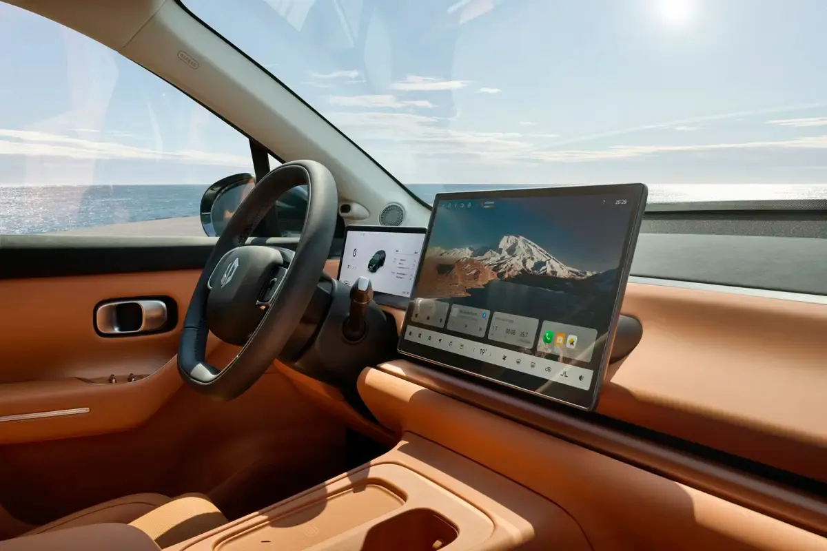 Elettronauti - Leapmotor C10 69kWh RWD - Infotainment - Vista della plancia