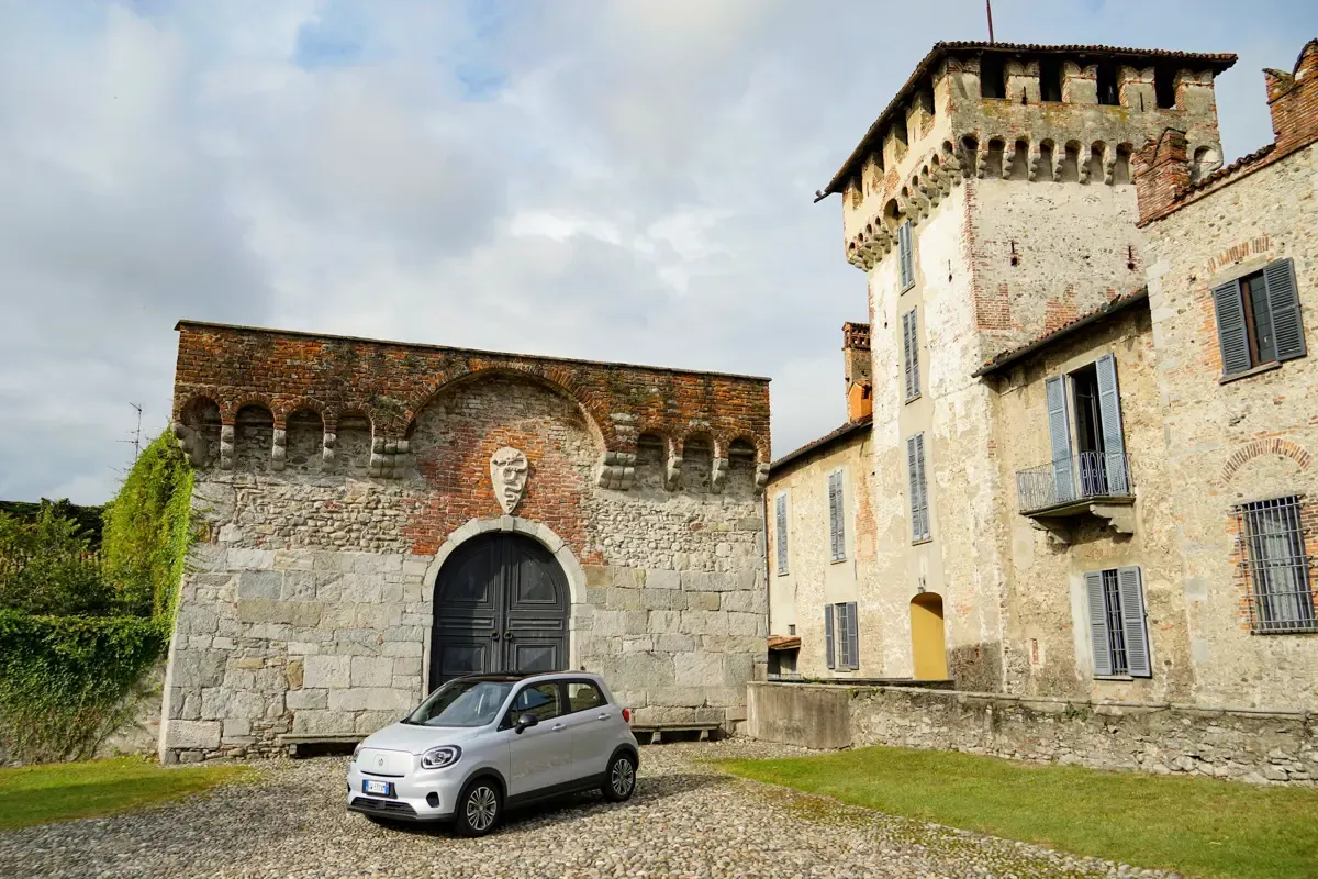 Elettronauti - Leapmotor T03 37.3 kWh - Light Blue - Esterno - Vista anteriore a tre quarti