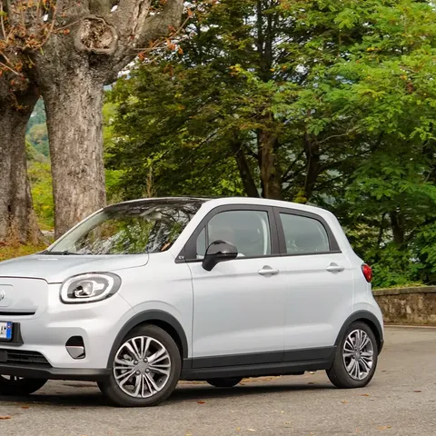 Elettronauti - Leapmotor T03 37.3 kWh - Bianco - Esterno - Vista anteriore a tre quarti