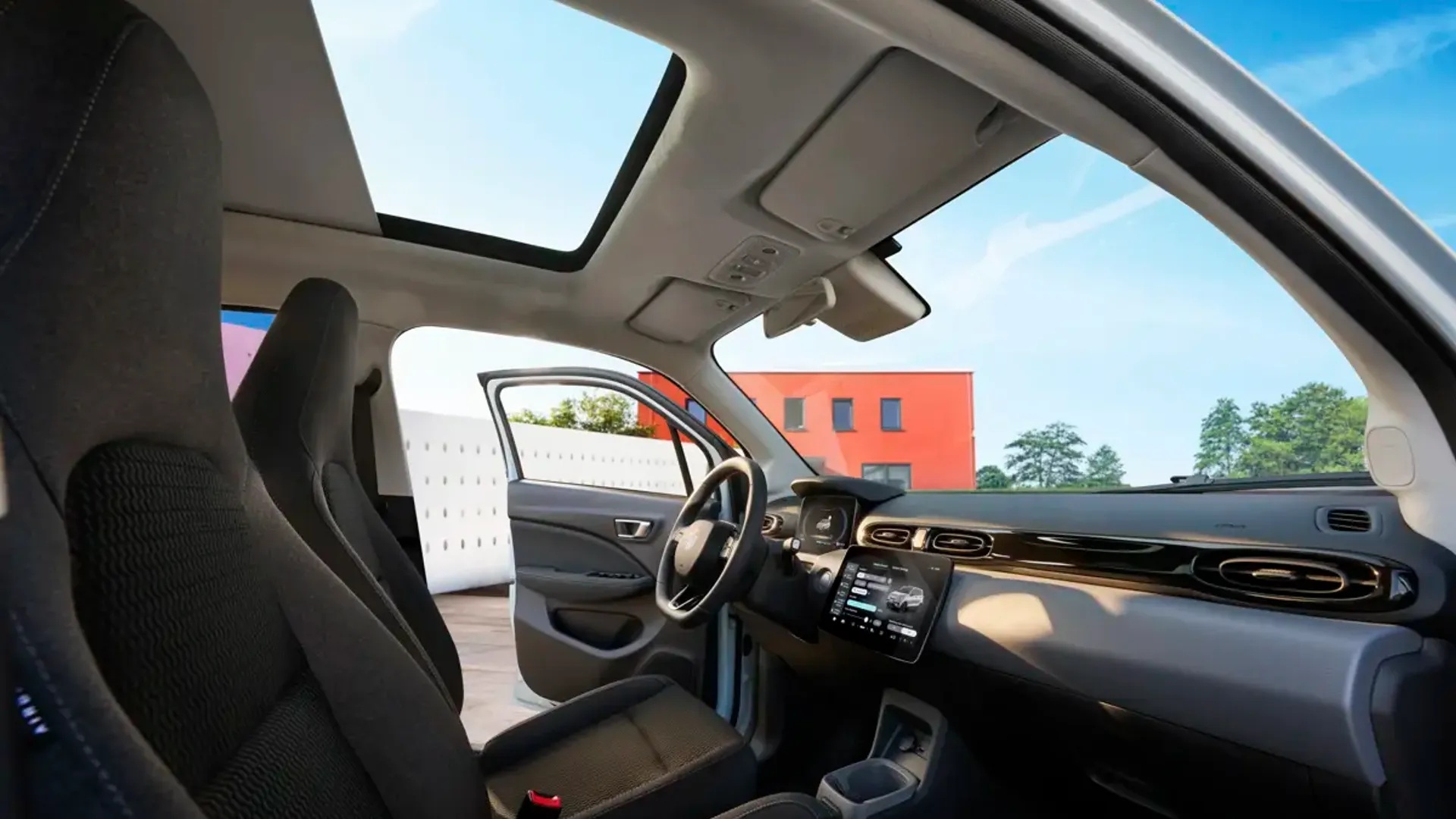 Elettronauti - Leapmotor T03 37.3 kWh - Interni - Vista della plancia