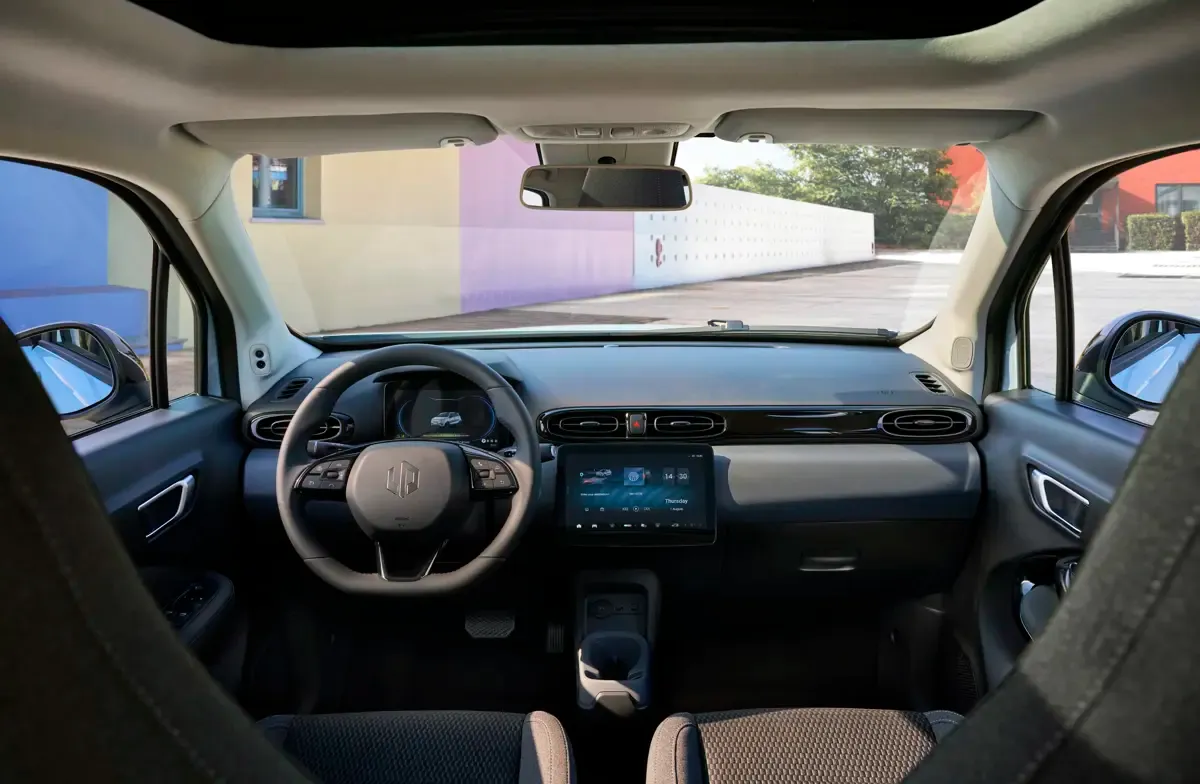 Elettronauti - Leapmotor T03 37.3 kWh - Interni - Vista della plancia