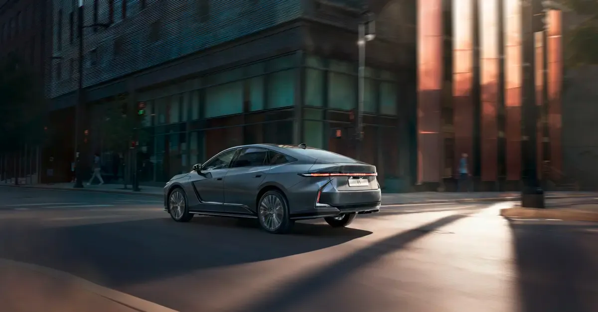 Elettronauti - Lexus ES 350e - Dark Blue - Esterno - Vista anteriore a tre quarti