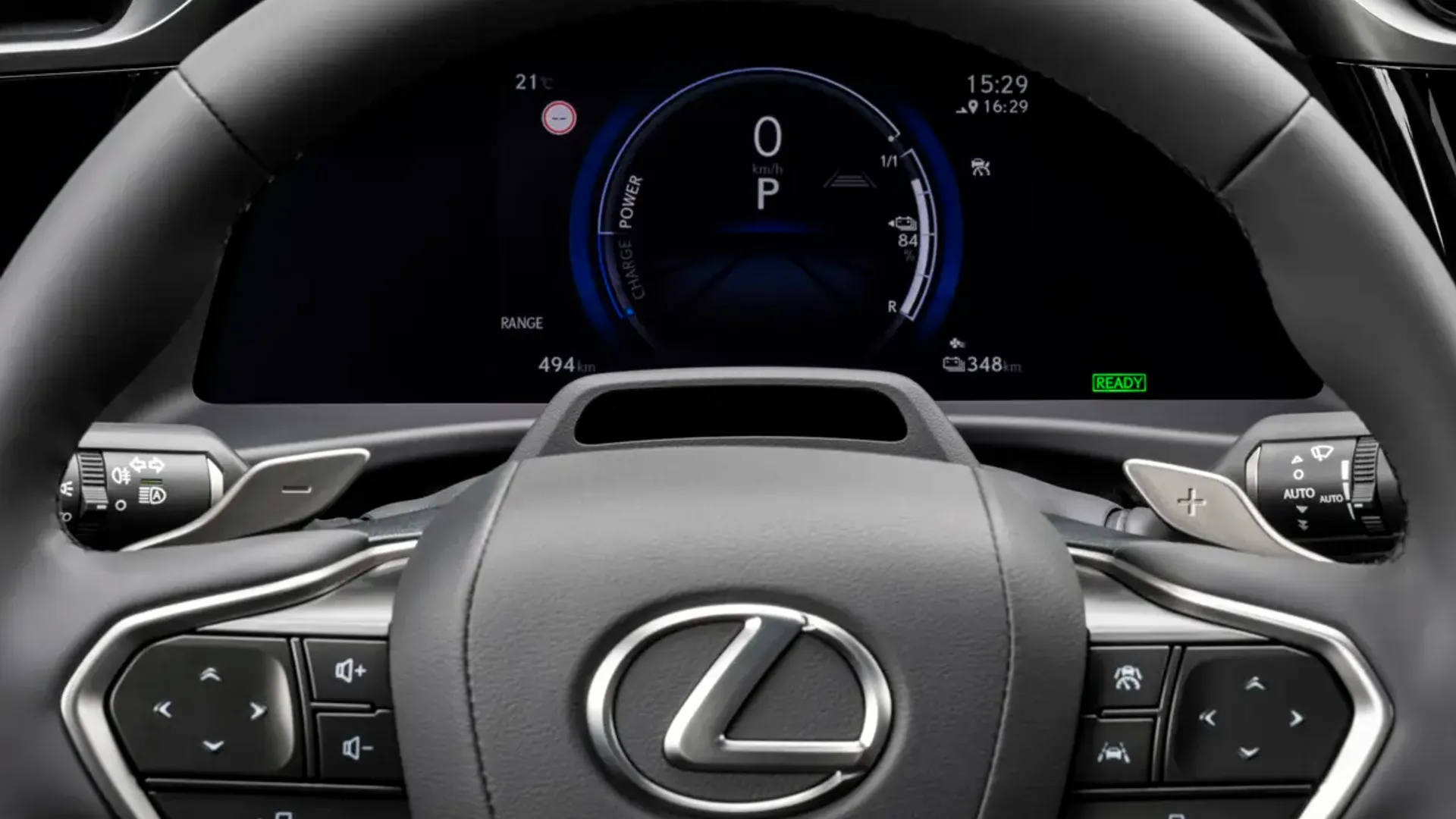 Elettronauti - Lexus RZ 500e - Plancia - Vista della plancia