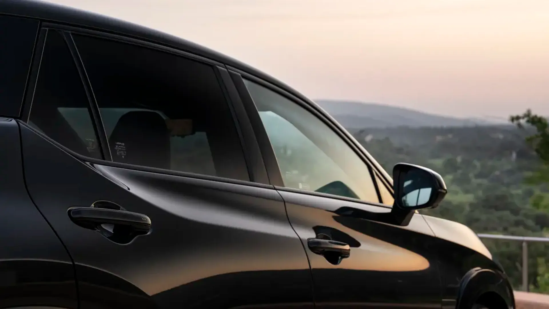 Elettronauti - Lexus RZ 500e - Bianco - Esterno - Vista laterale