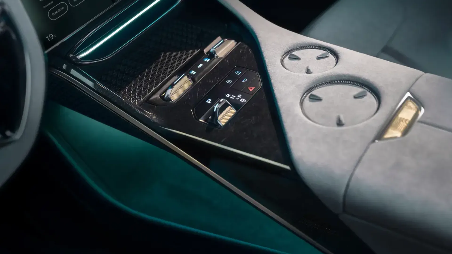 Elettronauti - Lotus Eletre 600 - Plancia - Vista della plancia