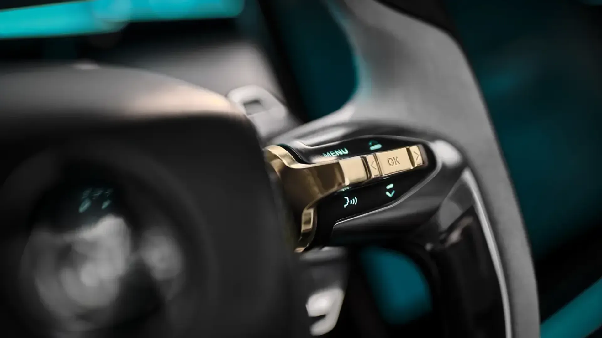 Elettronauti - Lotus Eletre 600 - Plancia - Vista della plancia