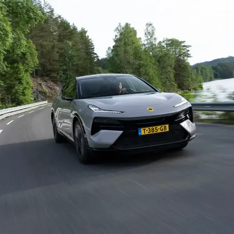 Elettronauti - Lotus Eletre 600 - Grigio - Esterno - Vista anteriore a tre quarti