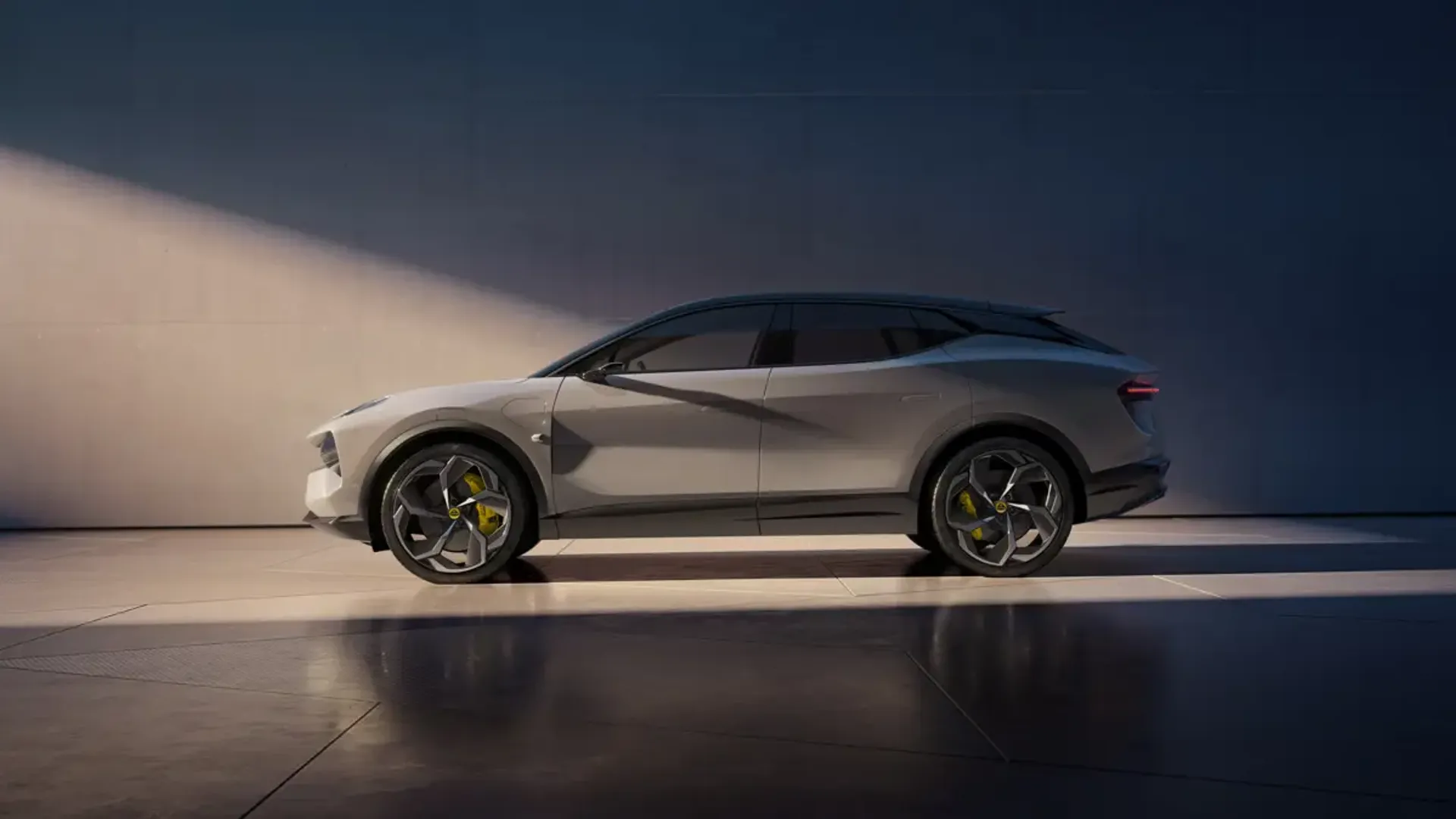 Elettronauti - Lotus Eletre 600 - Giallo - Esterno - Vista anteriore a tre quarti