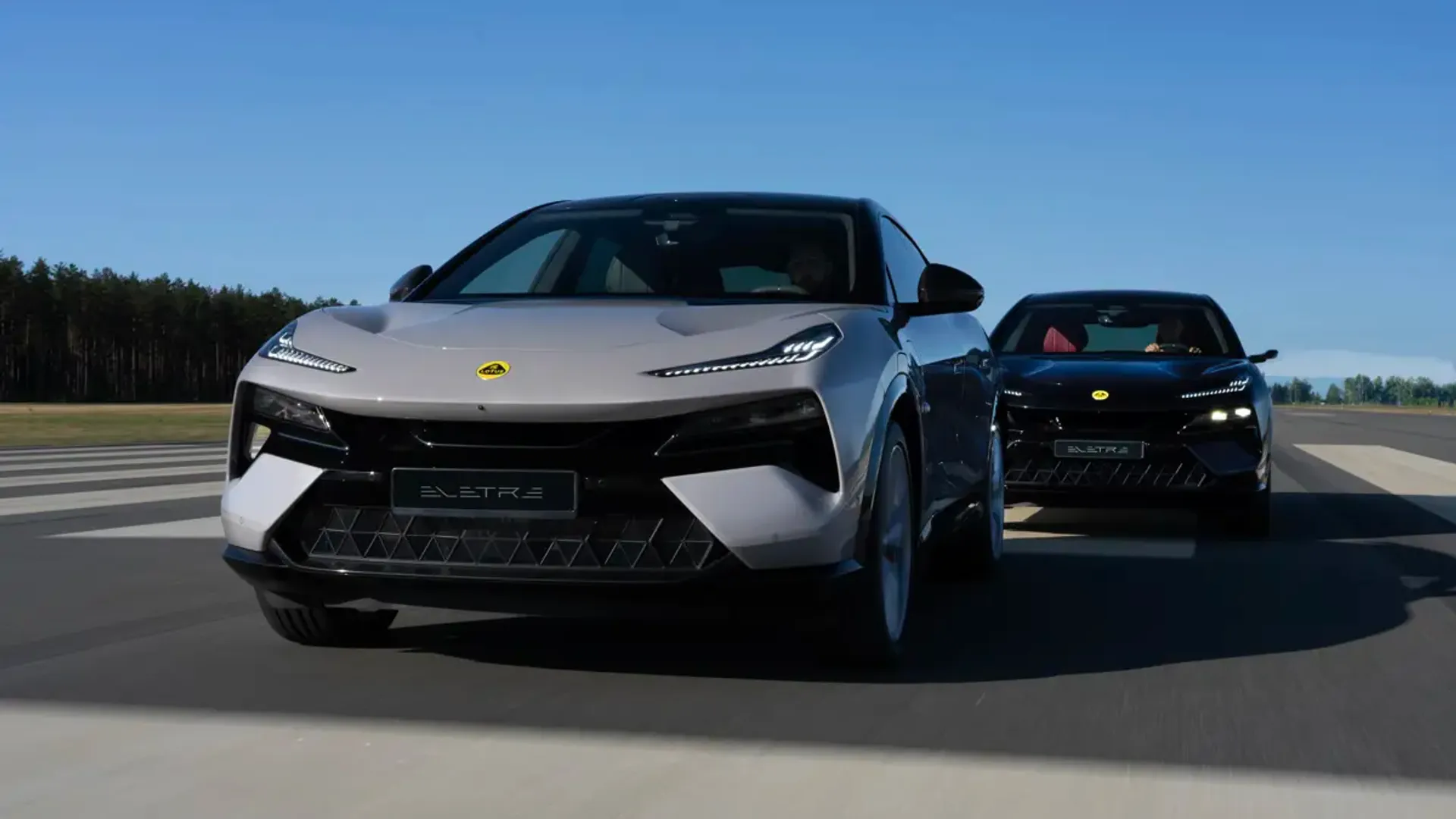 Elettronauti - Lotus Eletre 600 - Giallo - Esterno - Vista anteriore a tre quarti