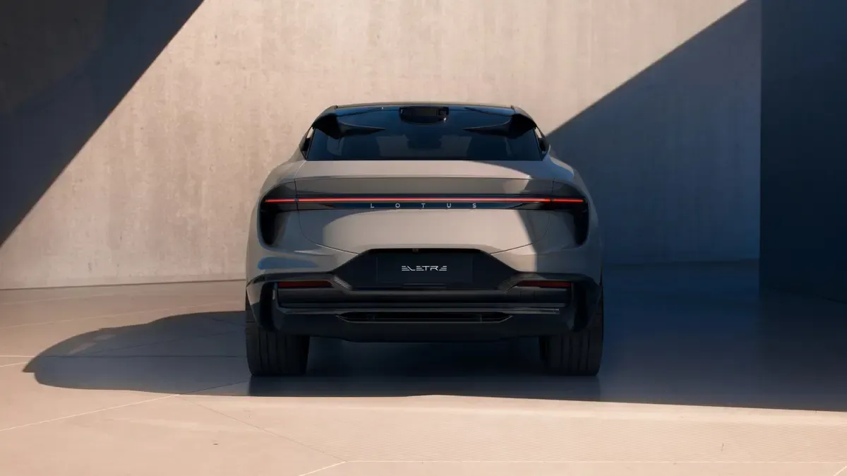 Elettronauti - Lotus Eletre 600 - Grigio - Esterno - Vista posteriore