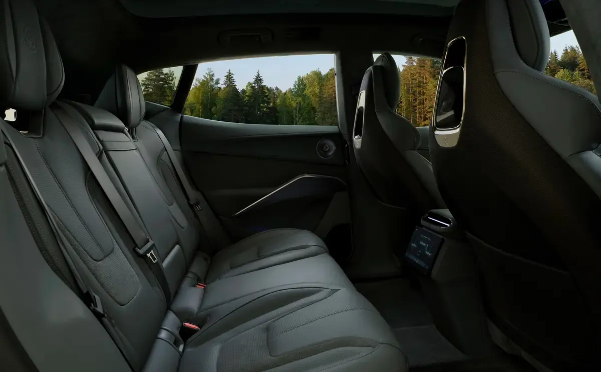 Elettronauti - Lotus Eletre 600 - Sedili - Sedili posteriori