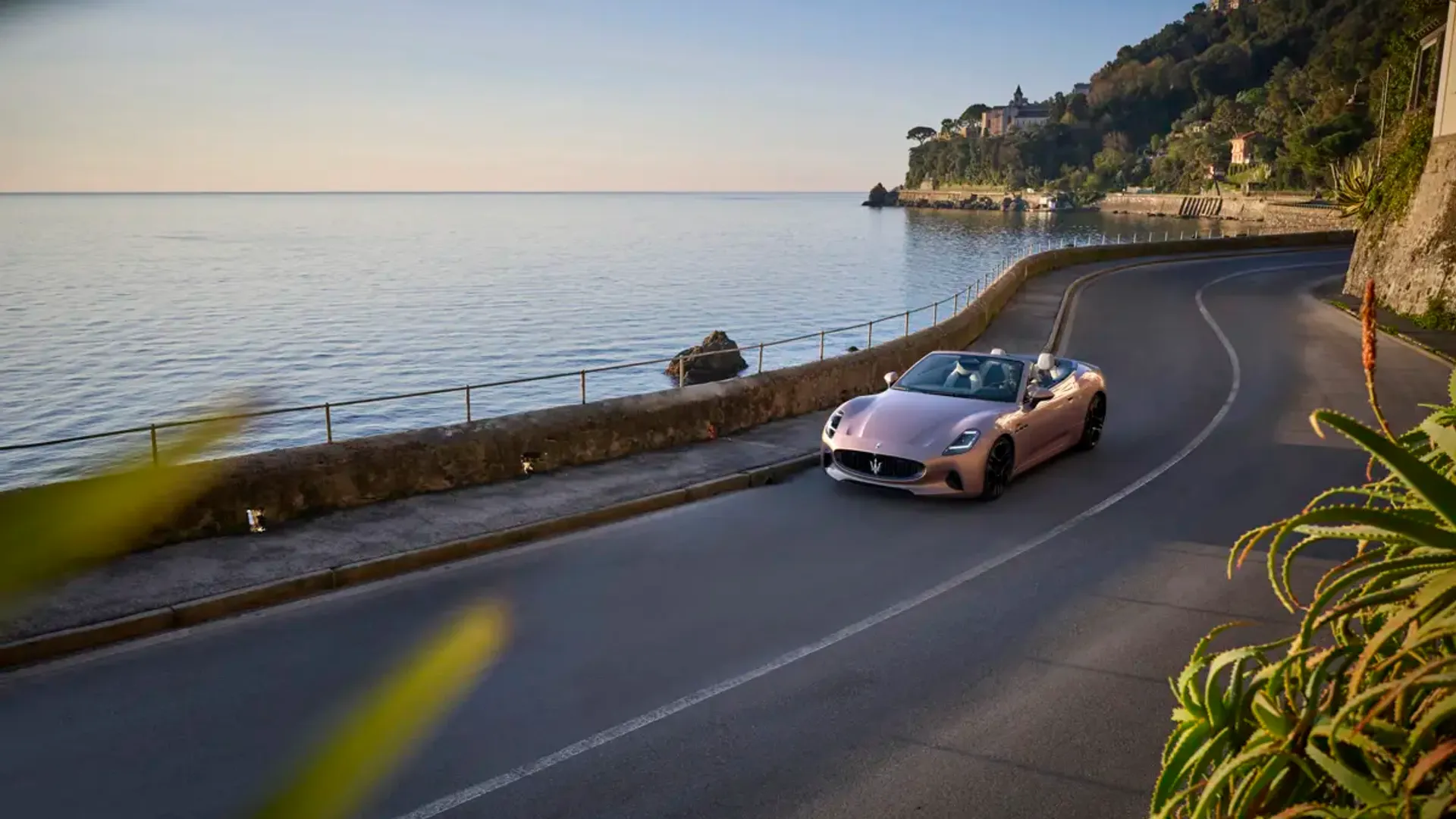 Elettronauti - Maserati GranCabrio Folgore - Copper - Esterno - Vista anteriore a tre quarti