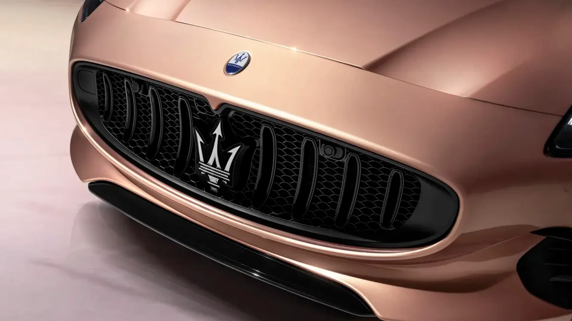 Elettronauti - Maserati GranCabrio Folgore - Copper - Esterno - Vista anteriore a tre quarti