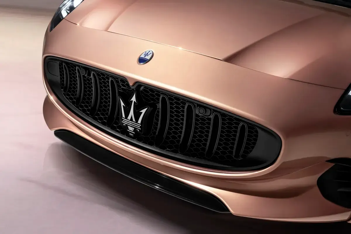 Elettronauti - Maserati GranCabrio Folgore - Copper - Esterno - Vista anteriore a tre quarti