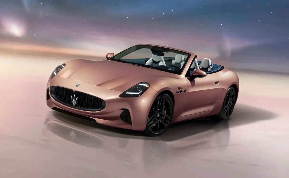 Elettronauti - Maserati GranCabrio Folgore - Rose Gold - Esterno - Vista anteriore a tre quarti