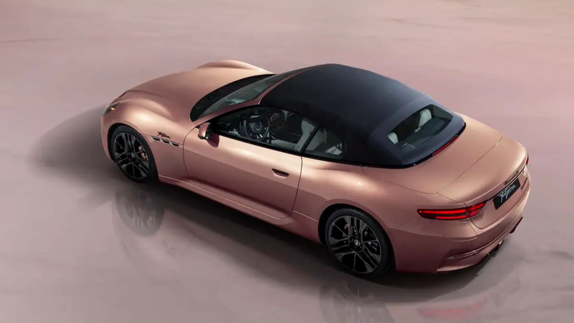 Elettronauti - Maserati GranCabrio Folgore - Rose Gold - Esterno - Vista anteriore a tre quarti