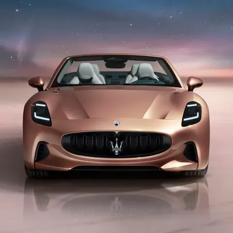 Elettronauti - Maserati GranCabrio Folgore - Rose Gold - Esterno - Vista anteriore a tre quarti