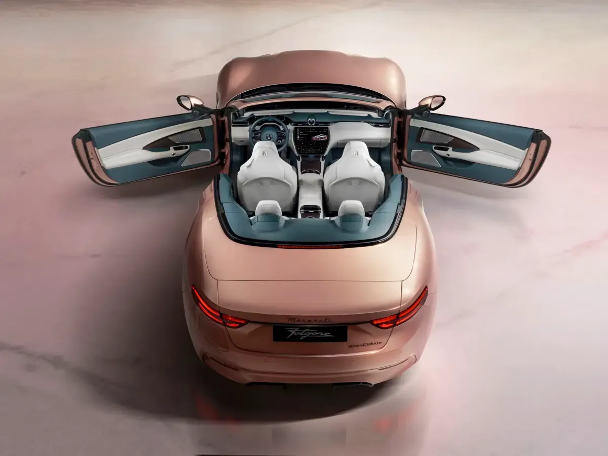 Elettronauti - Maserati GranCabrio Folgore - Rose Gold - Esterno - Vista anteriore a tre quarti
